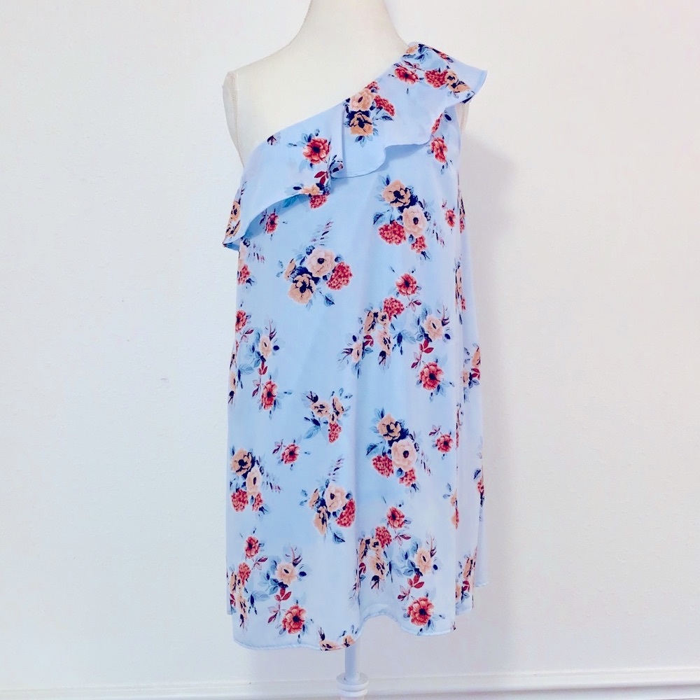 One shoulder dress